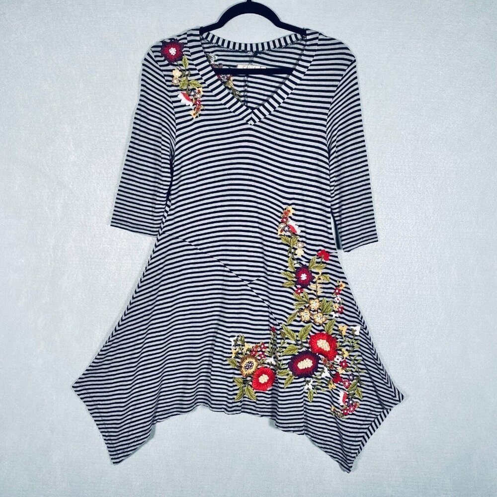 Catie Anthrpologie Dress Womens M Gray Floral Embroidered Mini Sharkbite